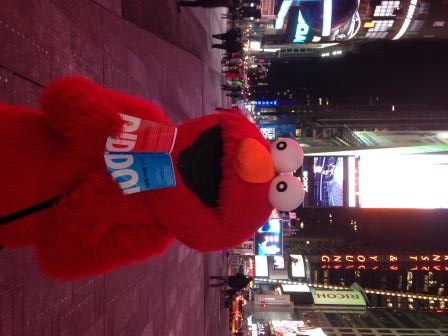 Do! meets Elmo in Times Square, Hong Kong.
